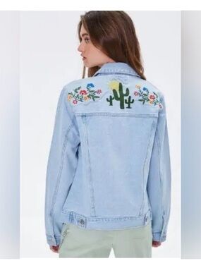 F21 Light Wash Denim Jacket with Classic Trucker Style